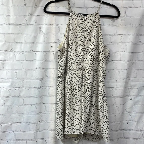 She + Sky NWT animal print straps with tie front size large short romper - Picture 7 of 9